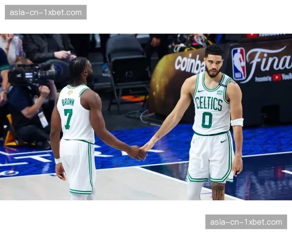 勇士队市值估值突破90亿美元，连续第八年领跑福布斯球队价值榜